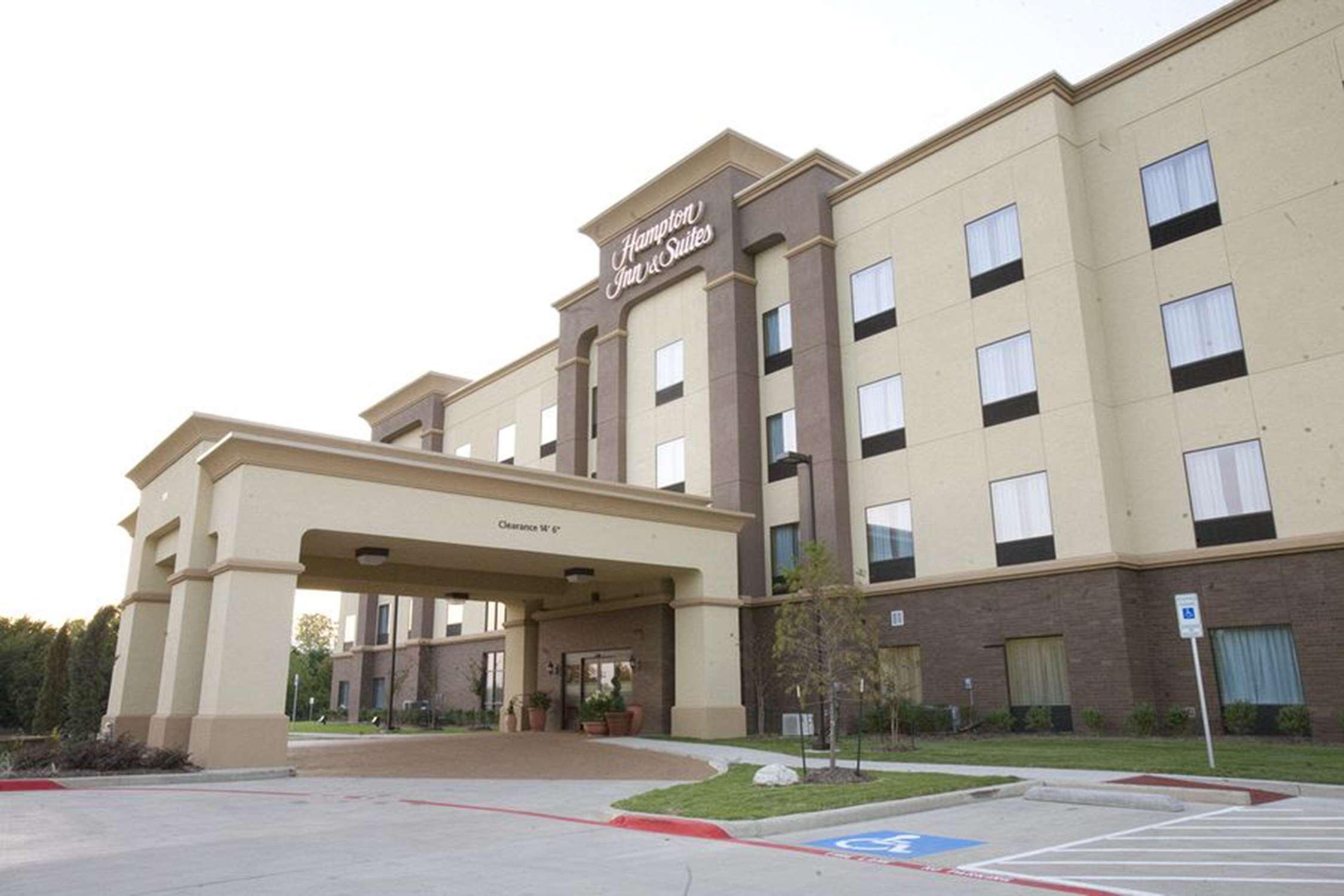 Hampton Inn & Suites Dallas-Desoto Exterior photo