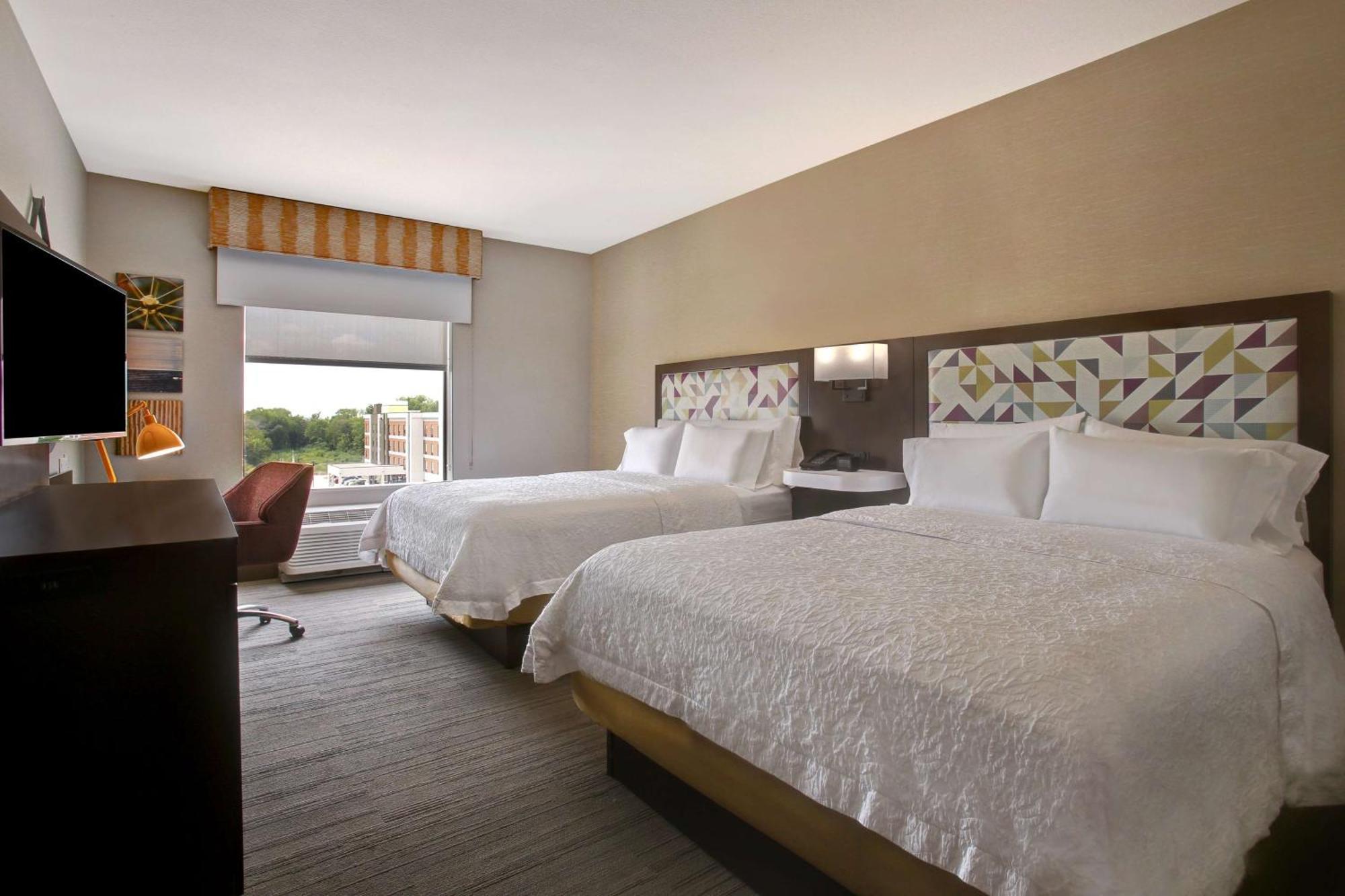 Hampton Inn & Suites Dallas-Desoto Exterior photo